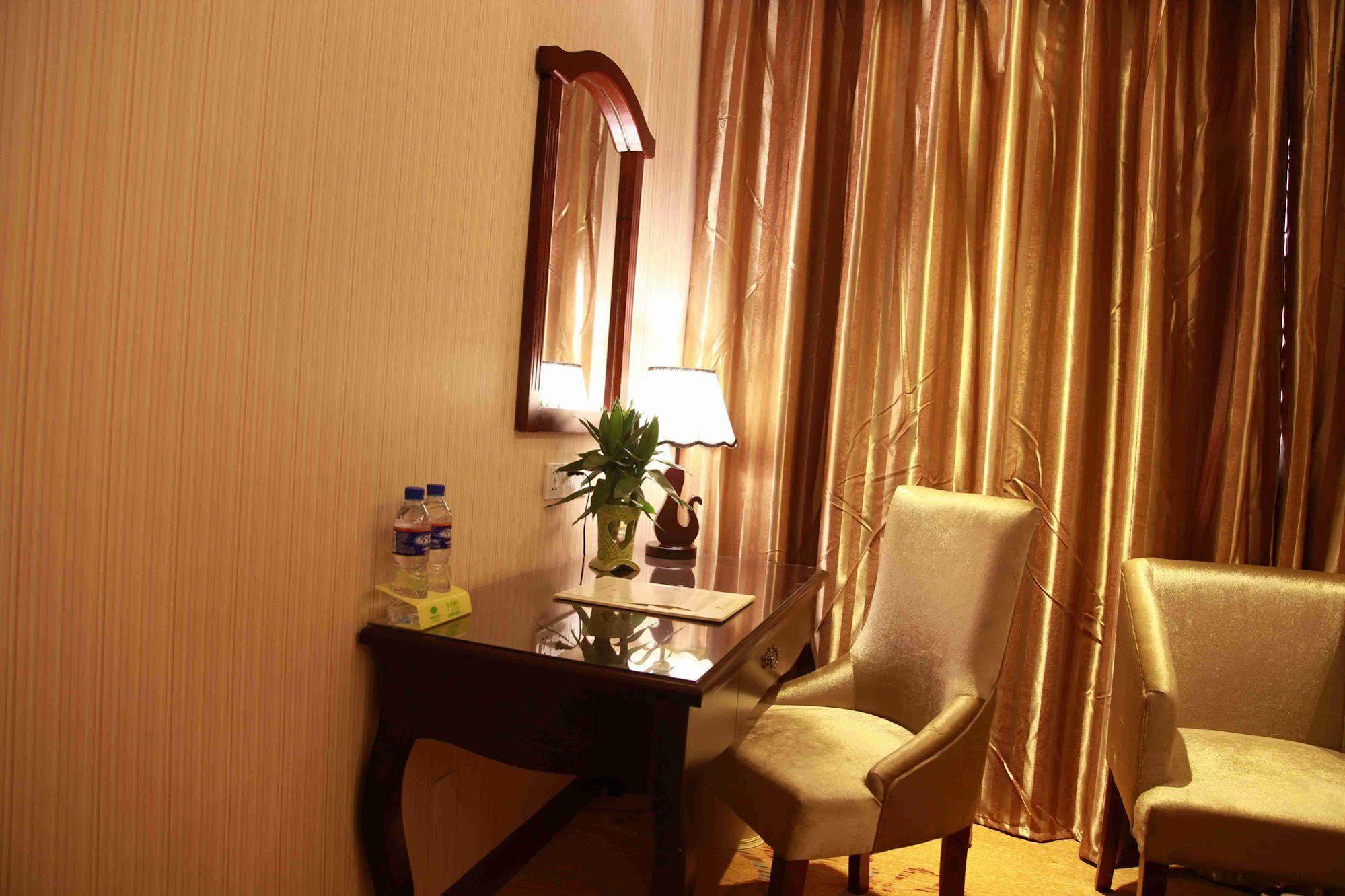Vienna Hotel Shanghai Pudong Airport Bagian luar foto