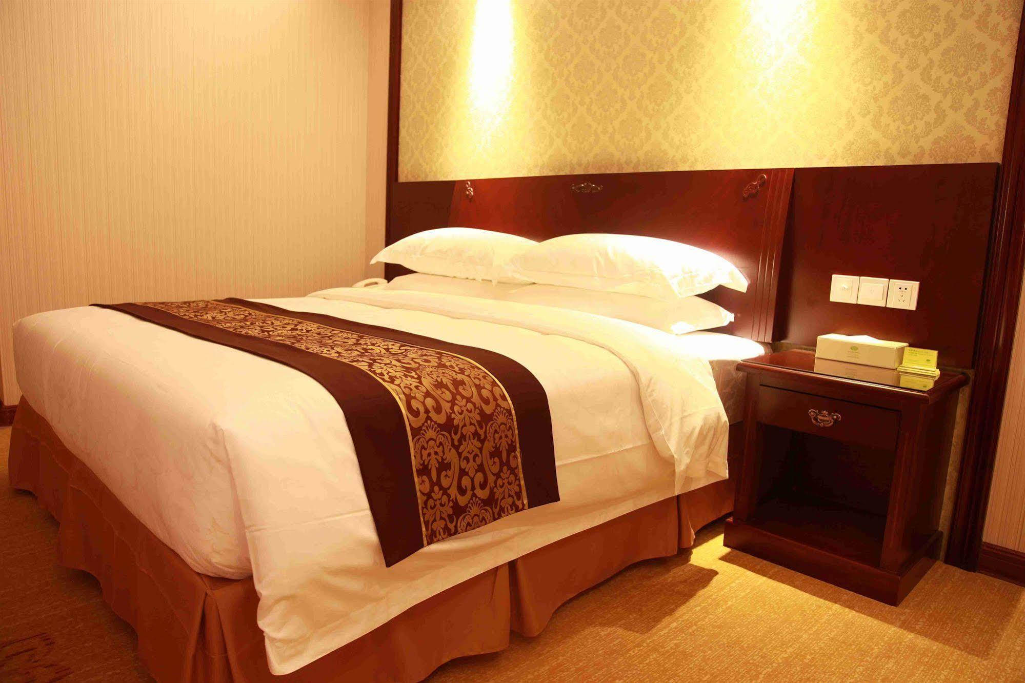 Vienna Hotel Shanghai Pudong Airport Bagian luar foto