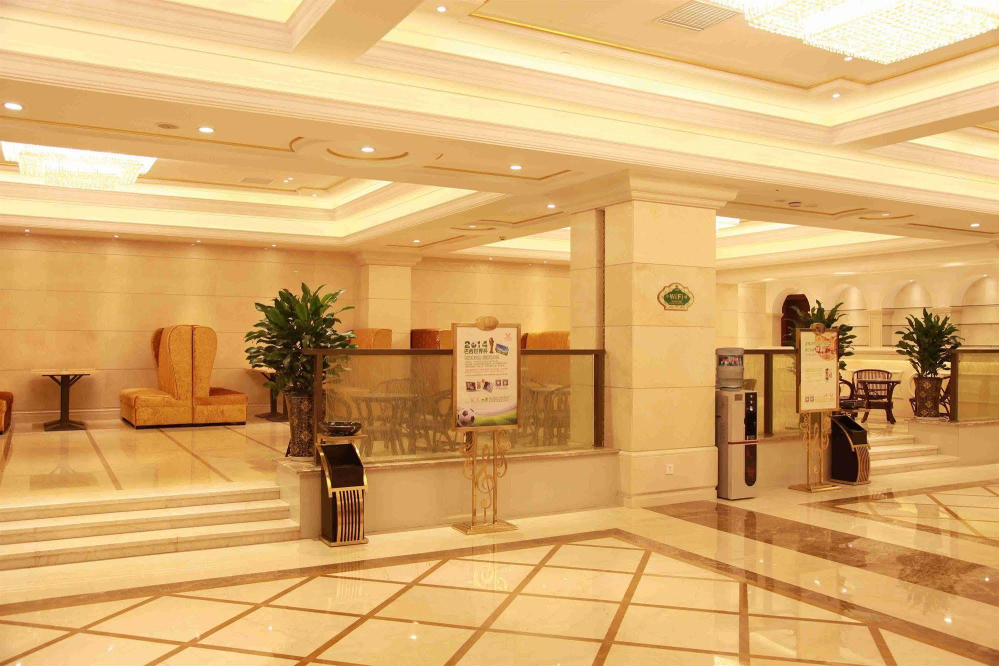 Vienna Hotel Shanghai Pudong Airport Bagian luar foto