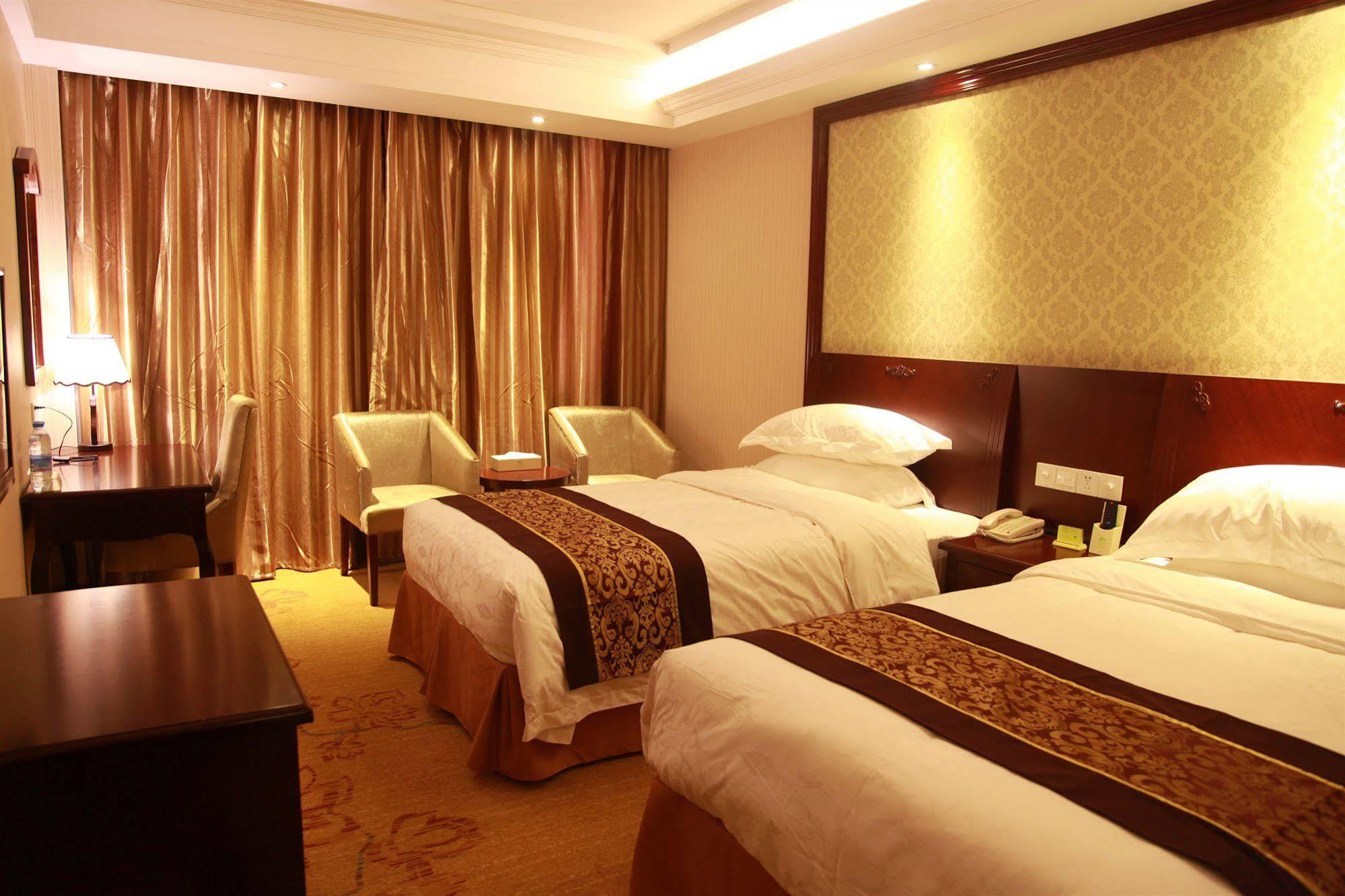Vienna Hotel Shanghai Pudong Airport Bagian luar foto