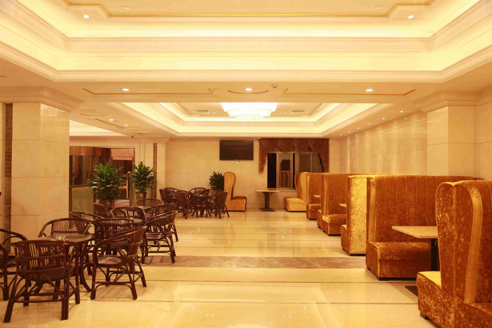 Vienna Hotel Shanghai Pudong Airport Bagian luar foto