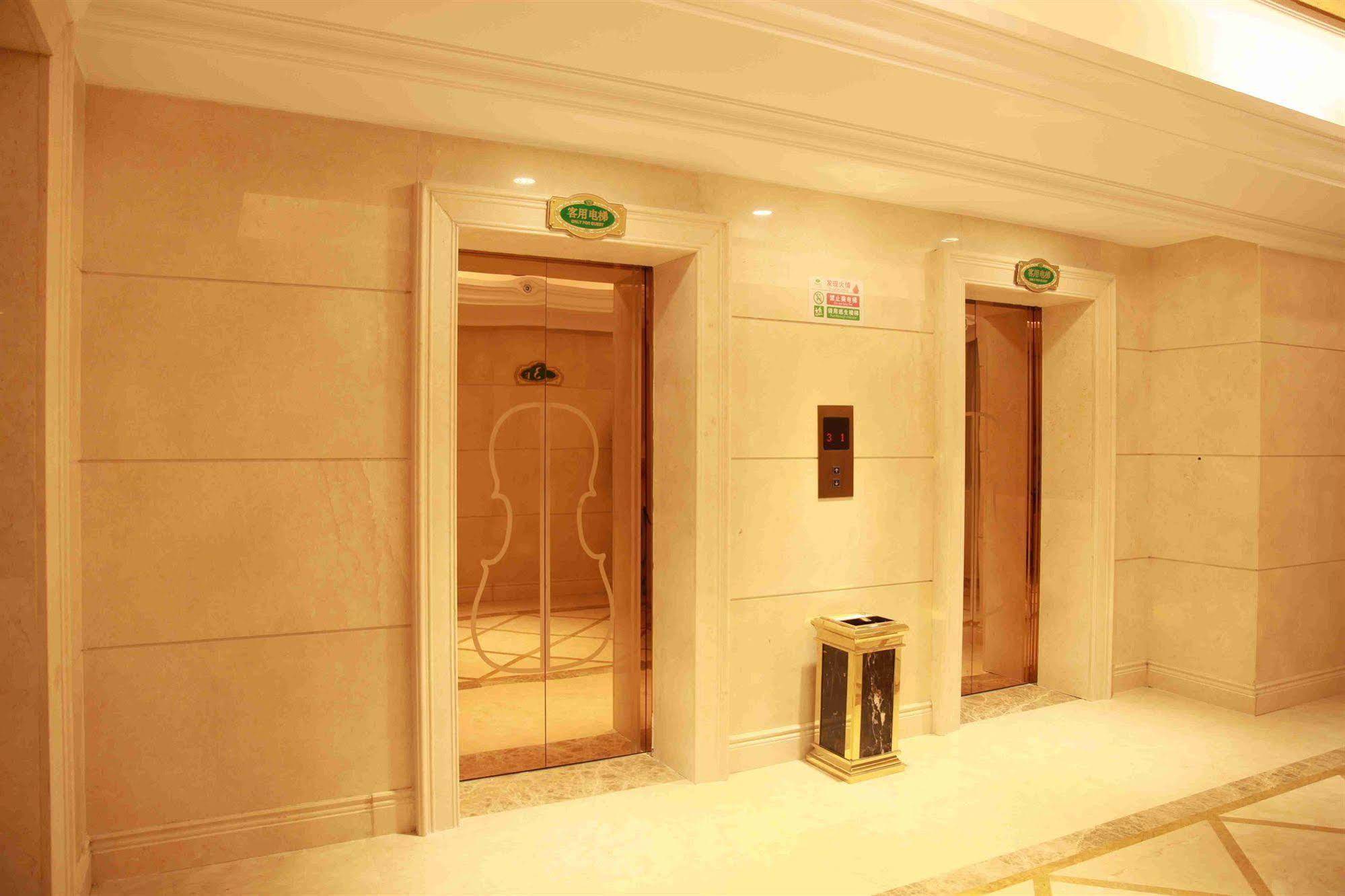 Vienna Hotel Shanghai Pudong Airport Bagian luar foto